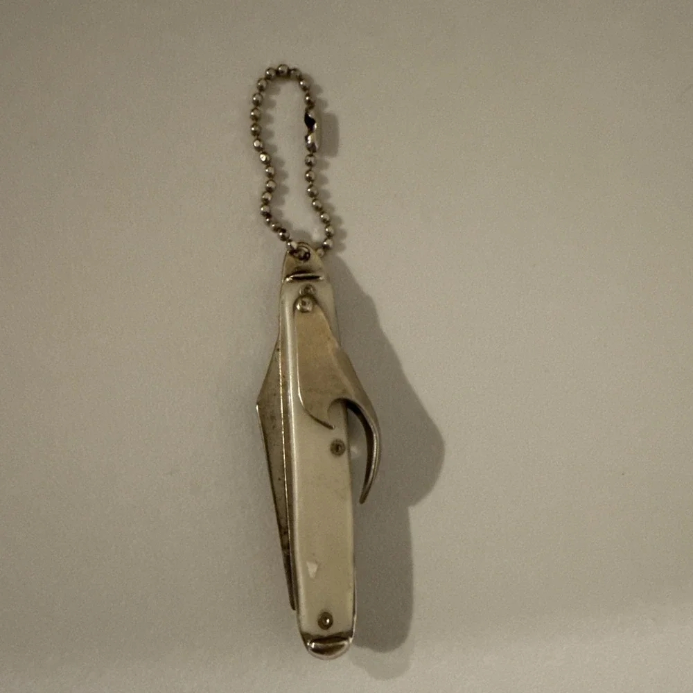 Vintage Prov Cut Co USA Tourist Knife W Bottle Opener Pineapple (Hawaii)
